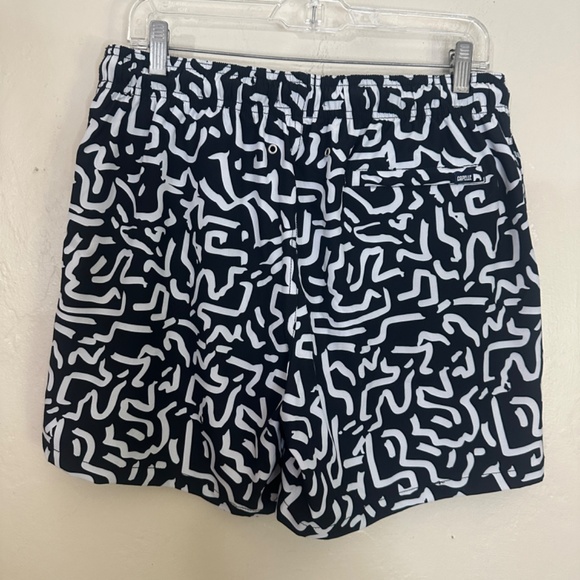 Capelle Swim Trunks Large runs small 32-40" waist 5.5" inseam Nylon blend - Picture 3 of 4